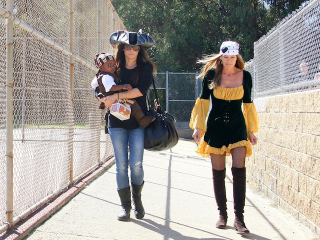 Illustration for article titled Sandra Bullock & Baby Louie Steal Cutest Pirate Title